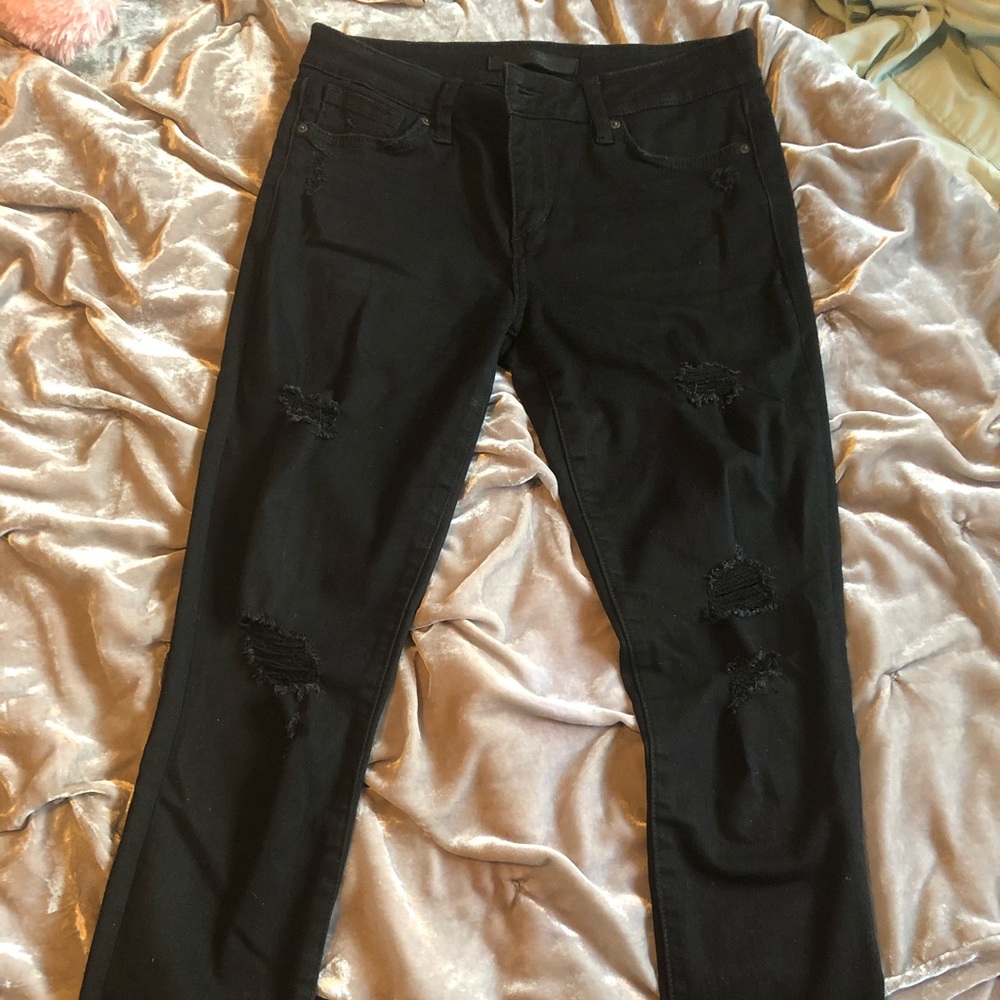 Joes Jeans Black Skinny Distressed size 29
